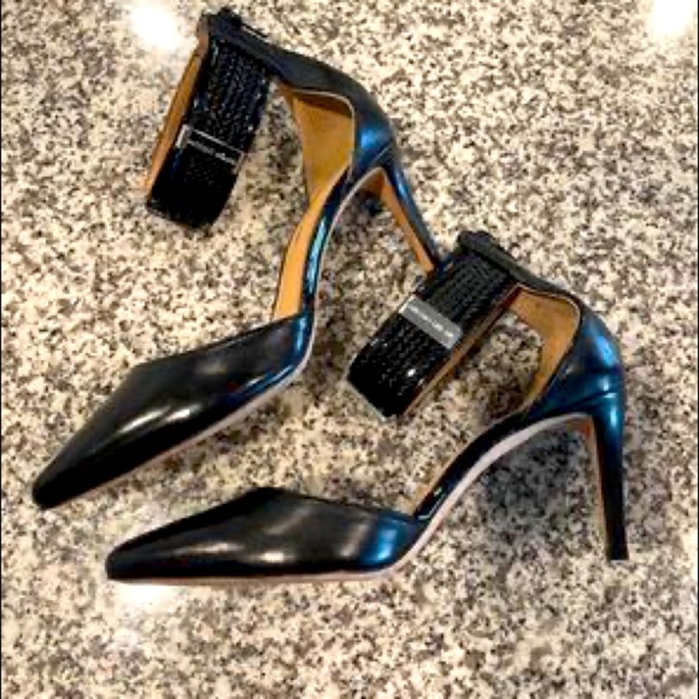 Antonio Melani Pumps